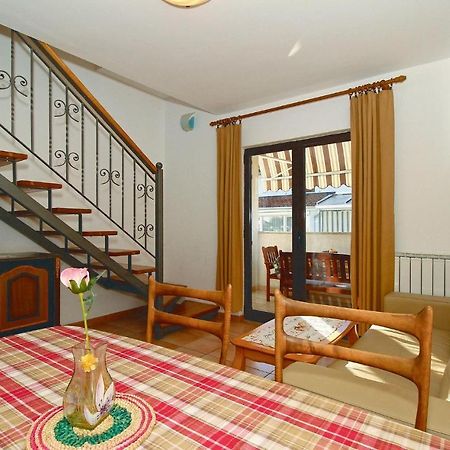 Awesome Apartment In Porec With Kitchen Buitenkant foto