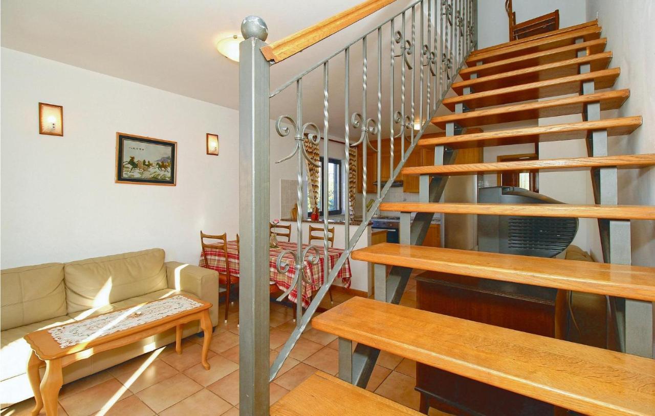 Awesome Apartment In Porec With Kitchen Buitenkant foto